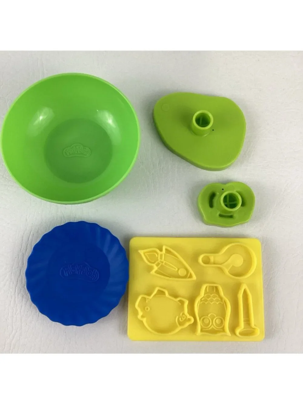 Play Doh Kitchen Creations Bundle Modeling Clay Molds Food Tray Utensils Lot